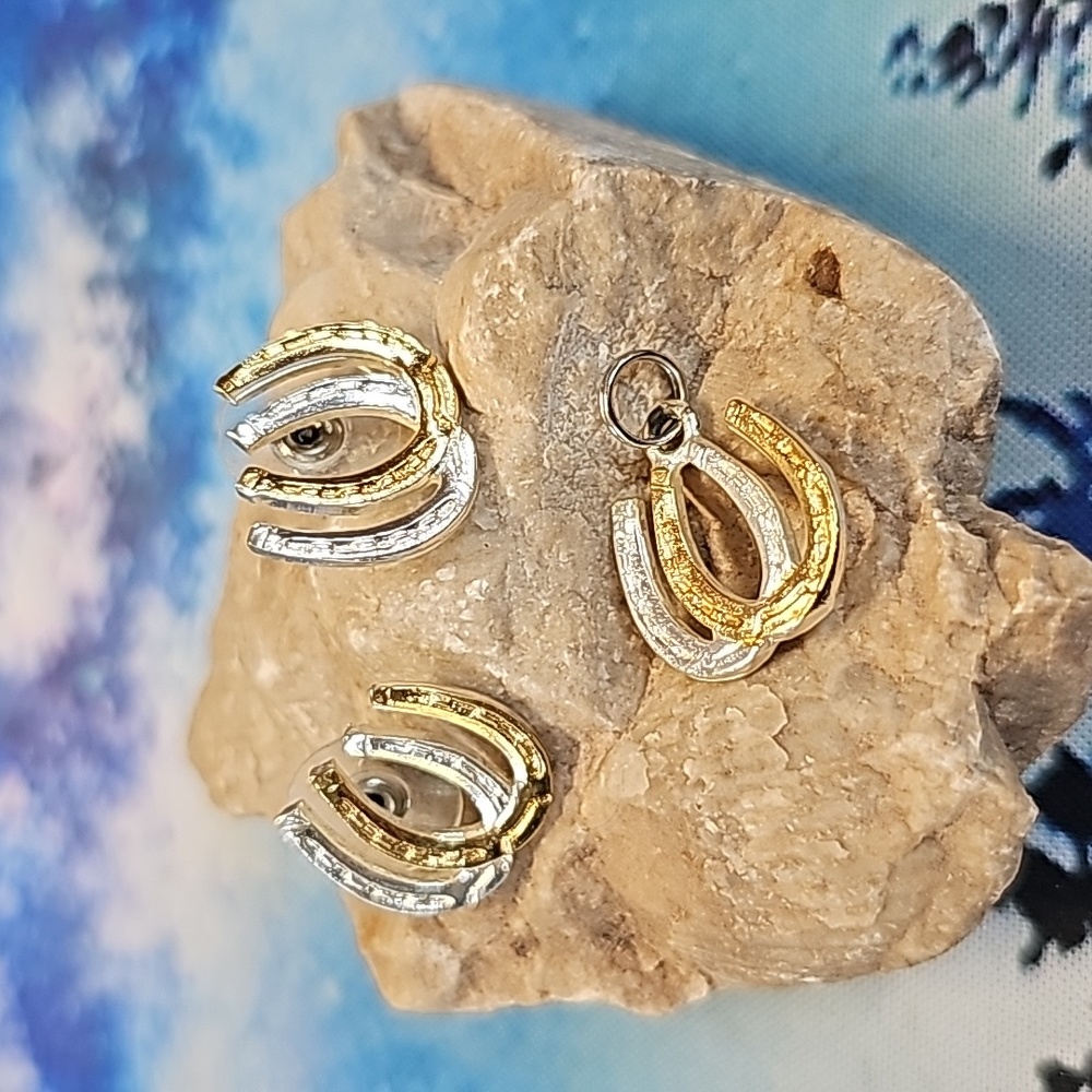 Montana Silversmiths horseshoe earrings, & pendant.